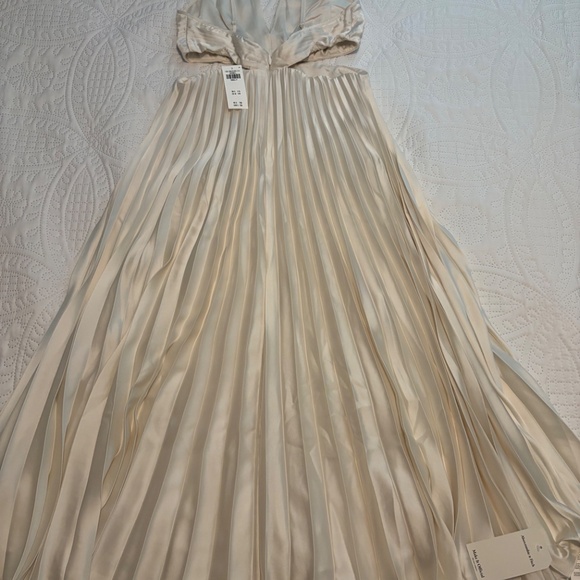 Abercrombie & Fitch Cream Midi Dress - Picture 2 of 3